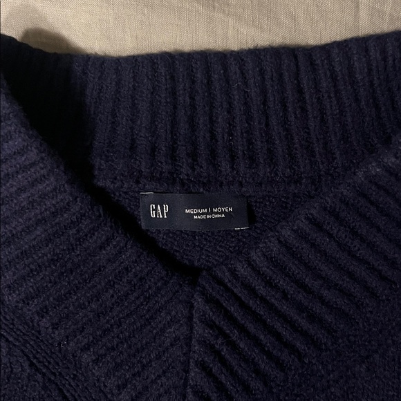 Gap CashSoft V Neck Sweater - Picture 3 of 7